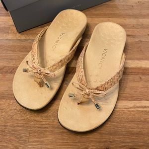 New Vionic Bella flip flops